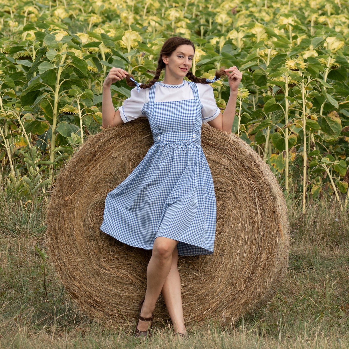 Blaues Oktoberfest-Gingham-Kleid