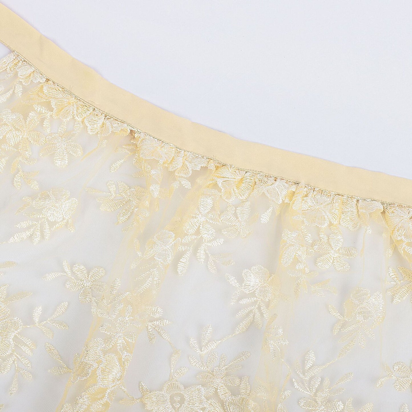Robe Dirndl grise Oktoberfest avec tablier et chemisier en dentelle