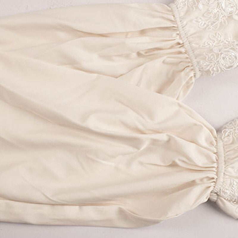Renaissance Ruffle Decorated Tops with Lace Cuffs - Retrorobe
