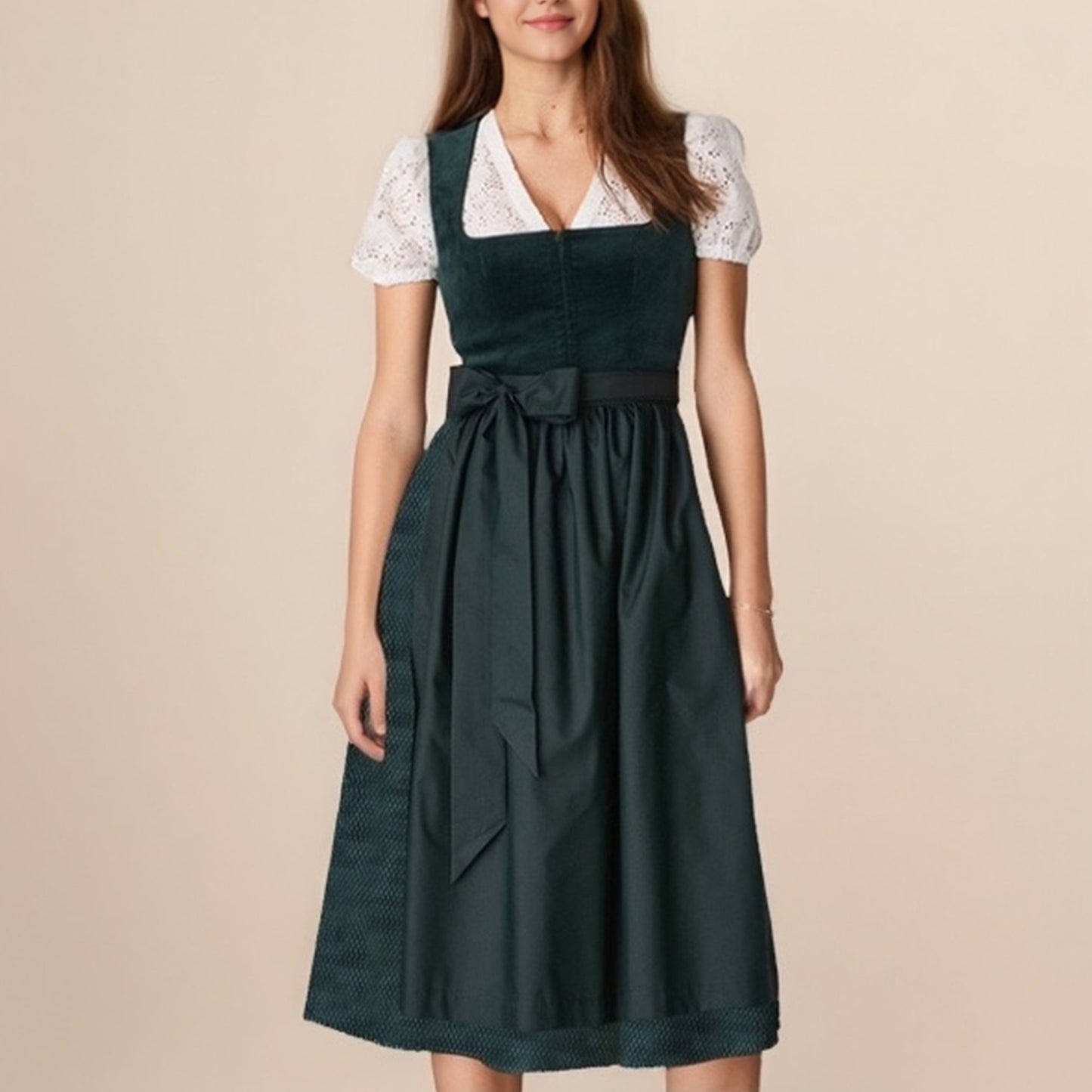 Dunkelgrünes Dirndlkleid für Damen im Oktoberfeststil