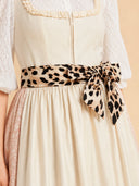 Damen Oktoberfest elfenbeinfarbenes Midi-Dirndl mit Leoparden-Schleifenschürze  
