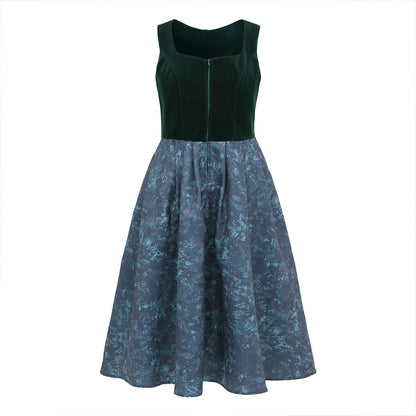 Oktoberfest Women's Dark Green Dirndl Dress with Apron