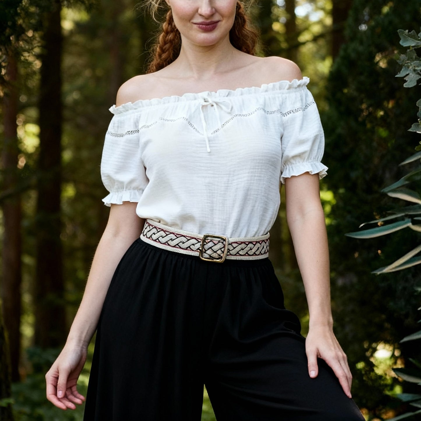 Hauts Renaissance à lacets, col ras du cou et épaules dénudées