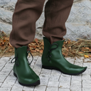 Botines medievales con cordones laterales