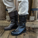 Botas altas de caballero medieval