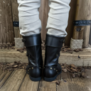 Botas altas de caballero medieval