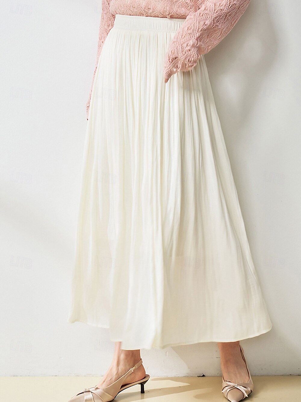 Retro Style Skirt with Pearlized Maxi Hem