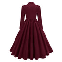 Midikleid mit burgunderrotem Kragen und Charms