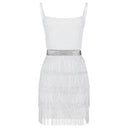 Mini vestido con tirantes brillantes y flecos en capas