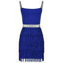 Mini vestido con tirantes brillantes y flecos en capas