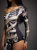 Leotard asimmetrico da donna di Halloween con scheletro e bende da mummia
