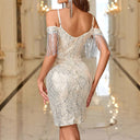 Vestido flapper con tirantes finos y lentejuelas