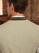 Set da uomo composto da gilet tradizionale marrone anni '20 e berretto da newsboy, 2 pezzi